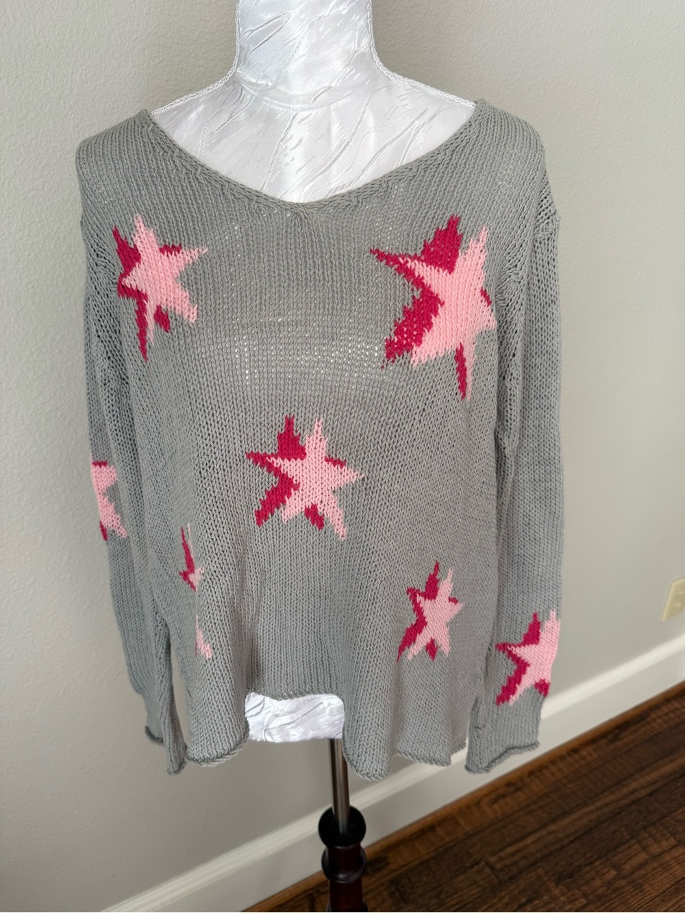 Wooden Ships Gray Knit Sweater with Pink Star Motif
